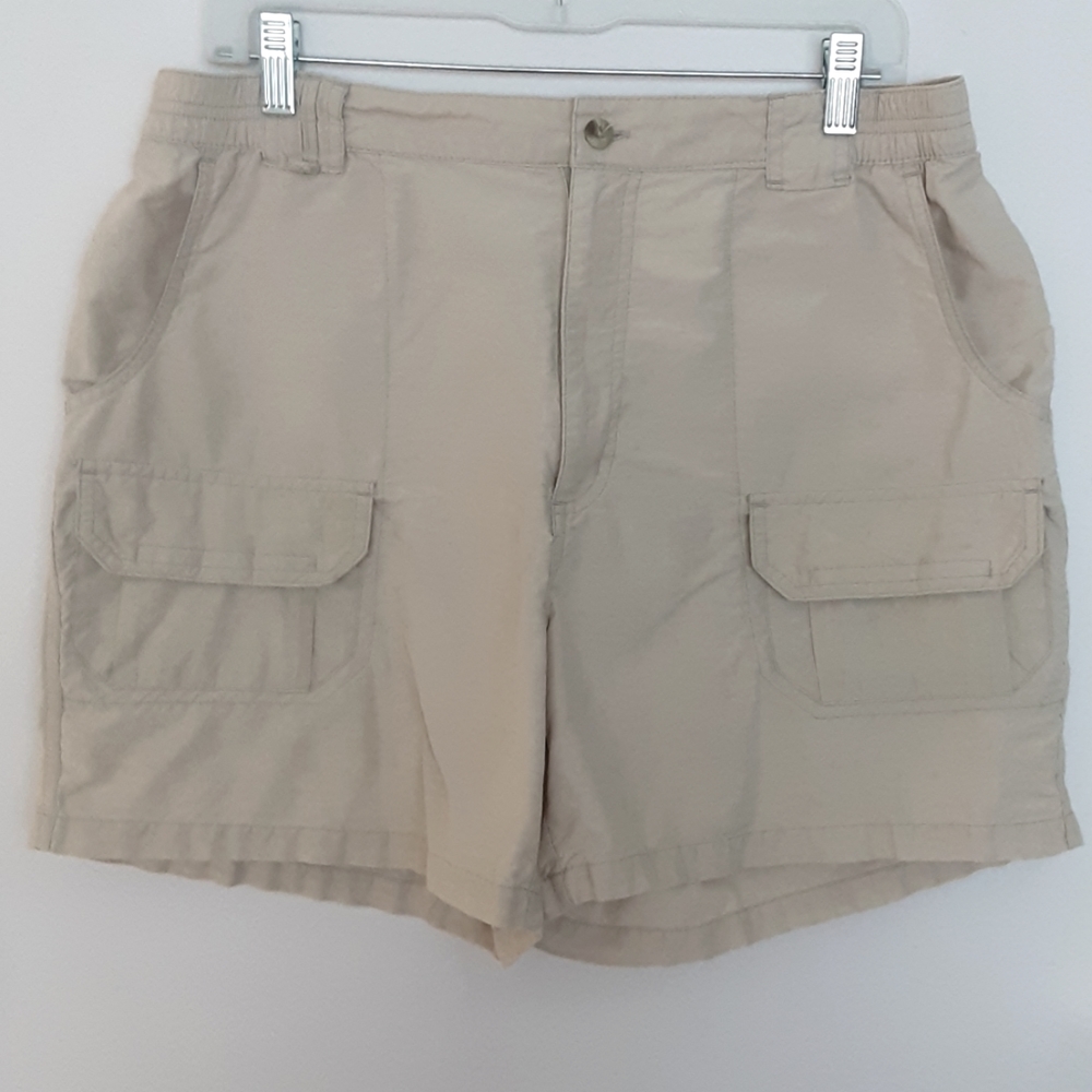 Columbia 6-pocket khaki cargo Shorts